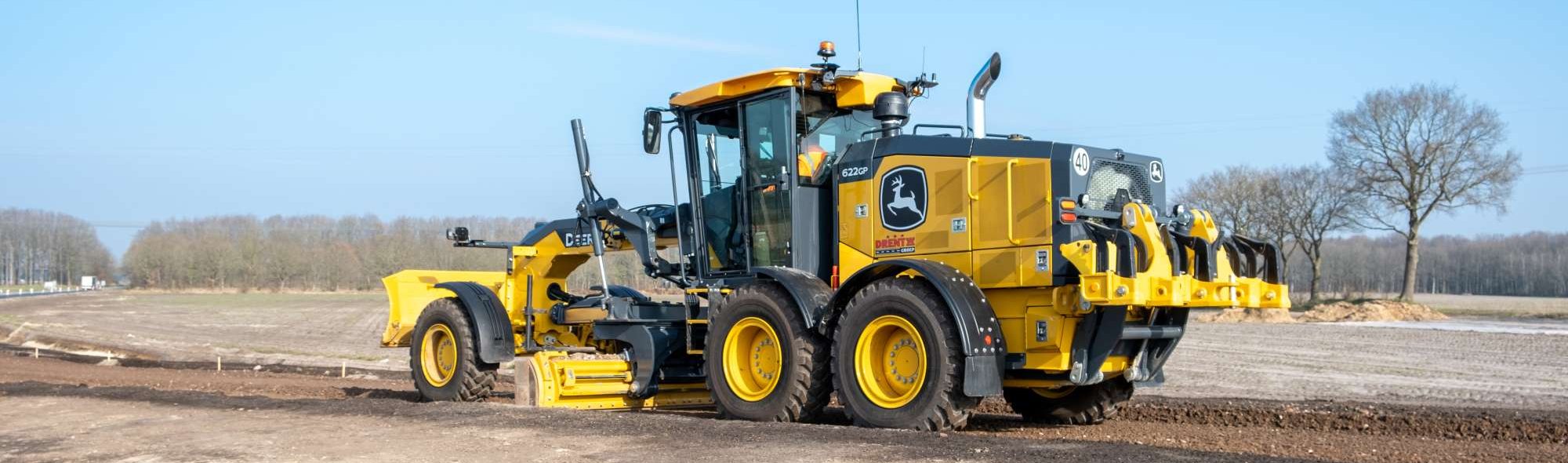 Grader John Deere 2